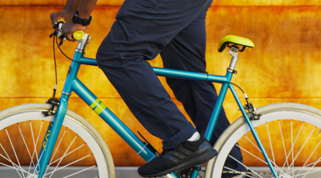 VSEAT® noseless bicycle seat installed on a commuter bike in an urban setting