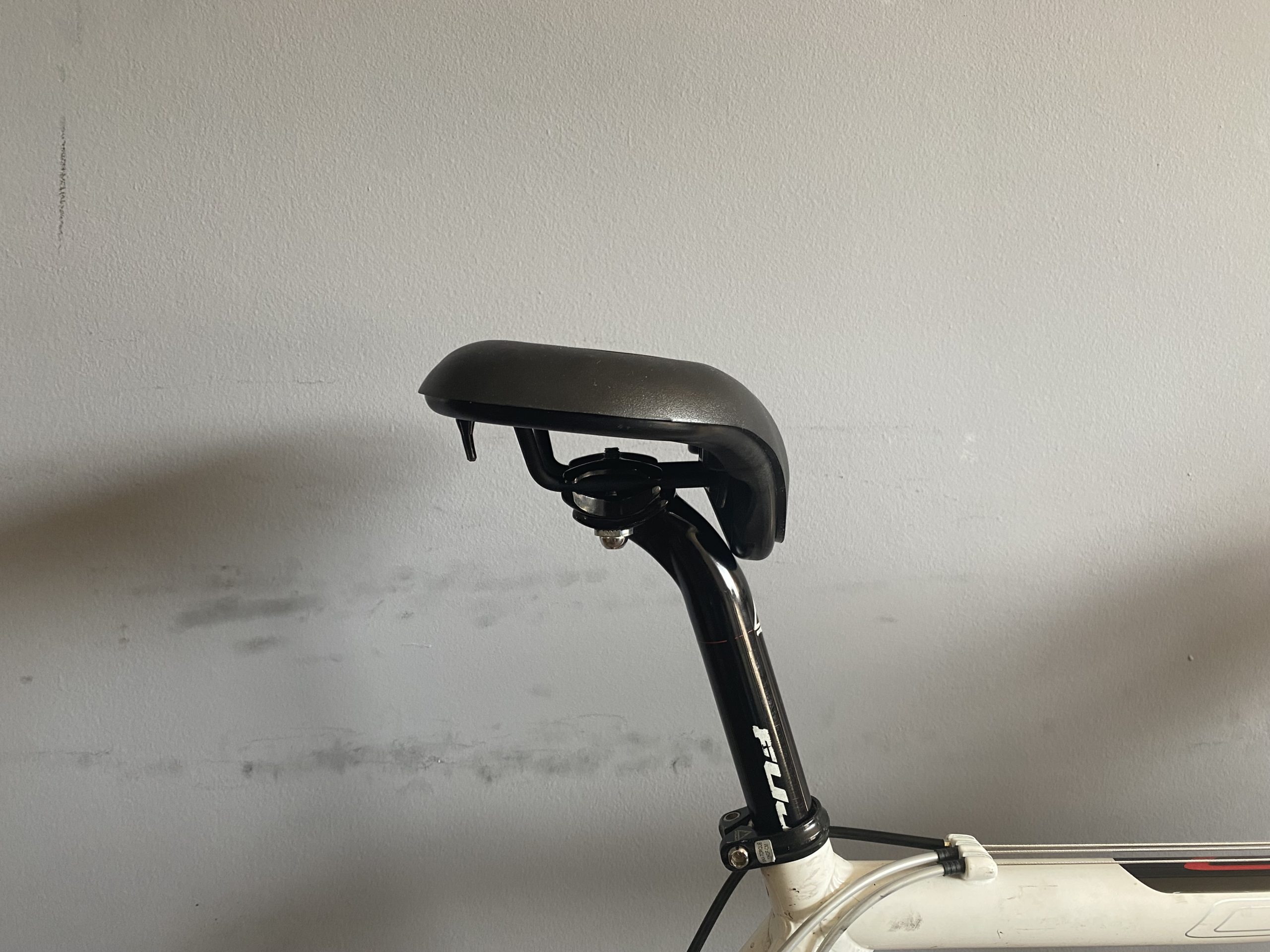 Fuji_Seat VSEAT The Noseless Bumpless Bicycle Seat